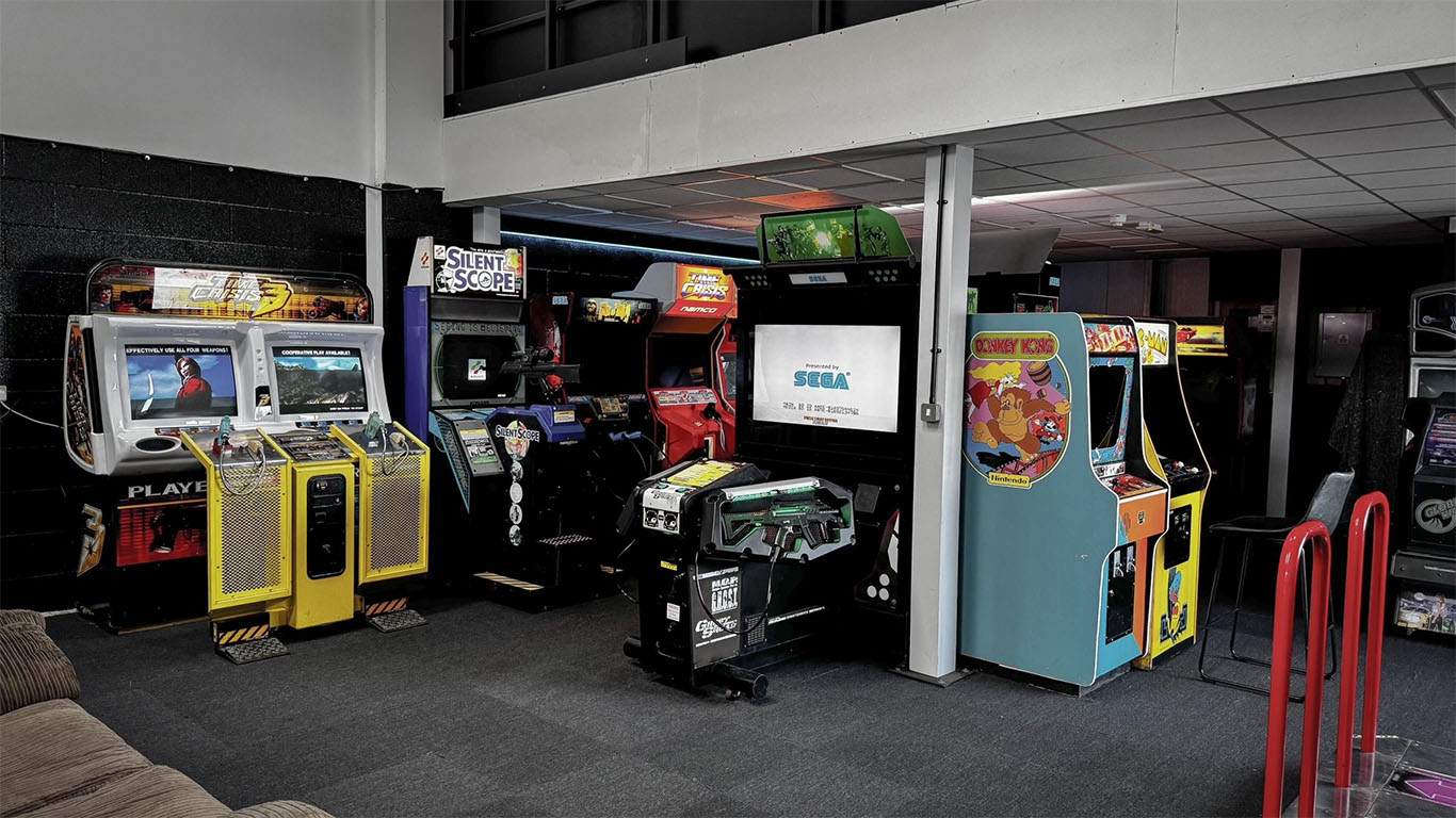 Free Play arcade closes
